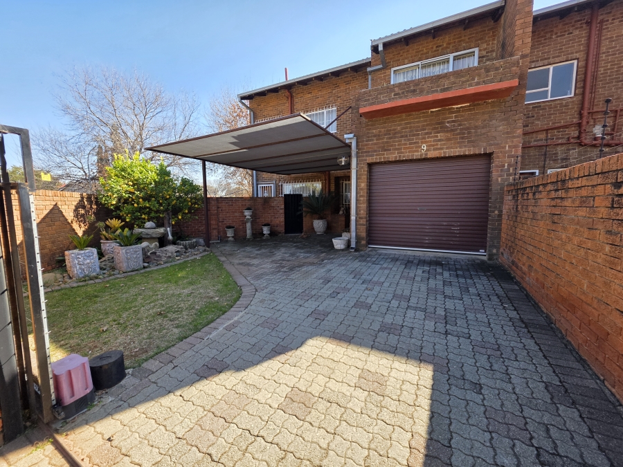 3 Bedroom Property for Sale in Naudeville Free State
